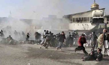 Afganistan'da cuma namazı sırasında camiye silahlı saldırı