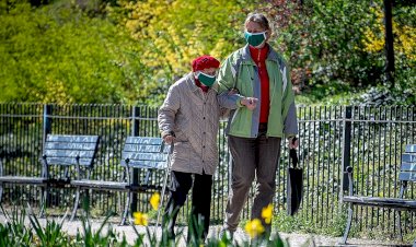 Bazı Avrupa ülkelerinde Kovid-19 tedbirleri kademeli olarak kaldırılıyor