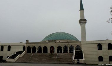 Avusturya’da ibadethaneler mayısta açılacak