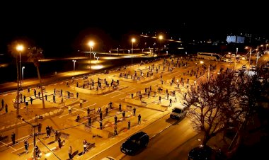 İşgal altındaki Yafa'da teravih namazı için açık otopark organizasyonu