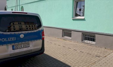 Almanya'da camiye ırkçı saldırı