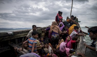 Yüzlerce Arakanlı Müslüman aylardır açık denizde mahsur