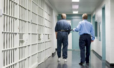 İngiltere’ye ağır cezaevi eleştirisi