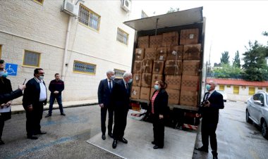 Filistin Sağlık Bakanlığı, Türkiye'nin gönderdiği tıbbi malzemeyi teslim aldı