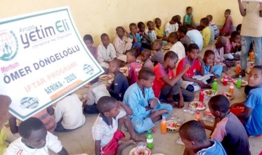 Avrupa Yetim Eli, merhum Ömer Döngeloğlu adına Afrika’da iftar yemeği verdi