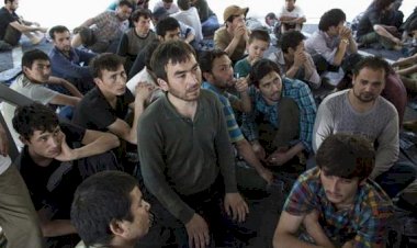 Çin, kamplardaki Uygurlu Müslümanları fabrikalara göndermeye hazırlanıyor