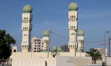 Senegal'de kaldırılan toplu ibadet yasağına rağmen dini otoriteler camileri açmayacak