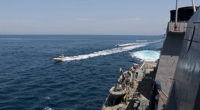 İran Devrim Muhafızları Ordusu'ndan ABD'ye 'körfez' uyarısı