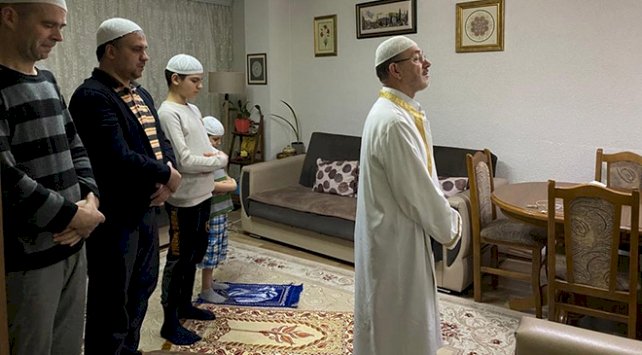 Kuzey Makedonya'da teravih namazları evde kılınıyor