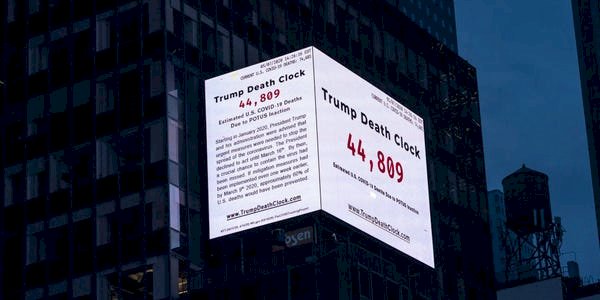 New York'ta Times Meydanı'na 'Trump Ölüm Saati' kuruldu