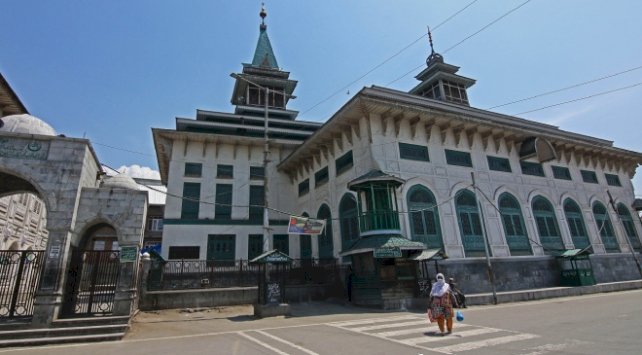 Hindistan'da ezan okuma yasağı mahkemeden döndü
