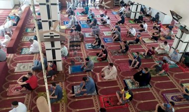 Gazze’de camilerde ilk Cuma namazı 50 gün sonra kılındı