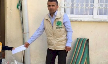 Umut Kervanı Mersin’de muhtaçların ev kirasını ödeyip erzak dağıttı