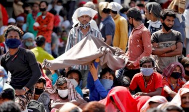 Hindistan'daki göçmen işçilerin 'ölümcül' eve dönüş yolculuğu