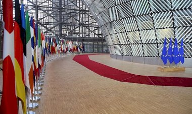 Avrupa ülkelerinden ABD'ye, İran'a yaptırım muafiyetlerini kaldırma tepkisi