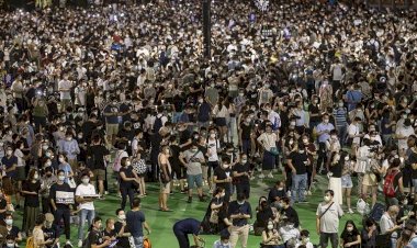 Hong Konglular Kovid-19 yasaklarına rağmen Tienanmın olaylarında ölenleri andı