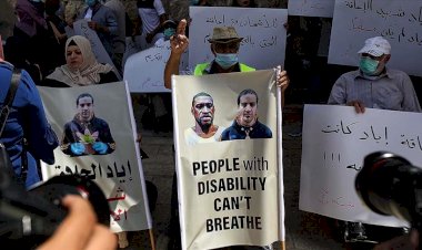 Filistinli engelliler otizmli gencin şehit edilmesini Kudüs'te protesto etti