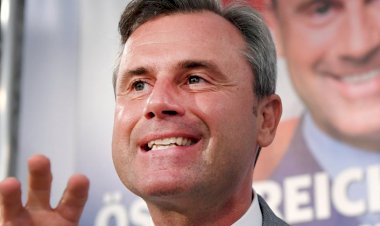 Aşırı sağcı parti lideri Hofer'den Kur'an'a küstahça saldırı