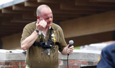 İslama saldırmak için toplandılar yumurtalı saldırıya uğradılar