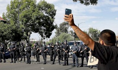 Irkçı ve İslam düşmanı 4 polis açığa alındı
