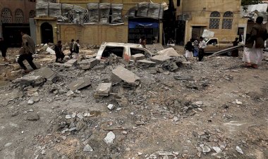 Suudi Arabistan Sana'da tıbbi malzeme deposunu bombaladı