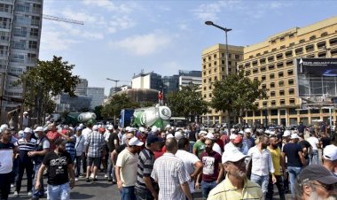 Lübnan'da 'işsizlik ve elektrik kesintileri' protesto edildi