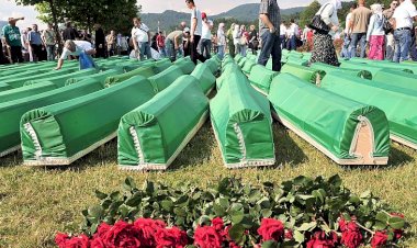 'Srebrenitsa soykırımı Avrupa'nın kanayan yarası'