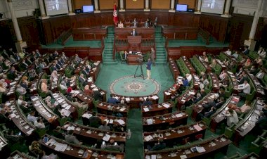 Tunus Meclisi 'Başbakan Fahfah'ın geçici olarak görevden uzaklaştırılmasını' görüşüyor