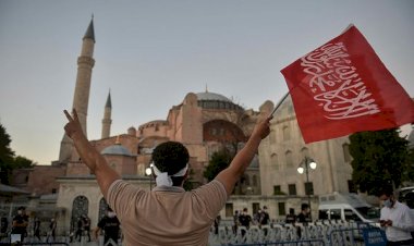 Ayasofya: Simge, slogan, umut / Dr. Abdulkadir Turan