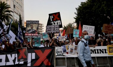 Binlerce İsrailli 'suç başbakanı' isitfa diye yürüdü