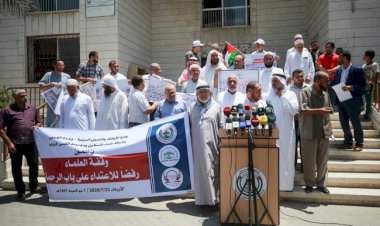 Gazze'deki alimler İsrail'in Rahmet Kapısı Mescidi'ni kapatma kararını protesto etti