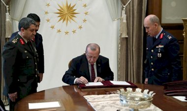 30 general ve amiral emekliye sevk edildi