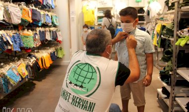 Umut Kervanı yetim çocukları bayram öncesi sevindirmeye devam ediyor