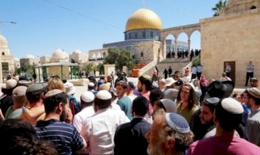 Kudüs’te gergin saatler: Yaklaşık 1000 Yahudi Mescidi Aksa’ya baskın düzenledi