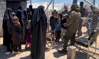 El-Hol Kampı’nda, yerinden edilen 20 bin kişi Deyri Zor’daki evine dönmeyi bekliyor