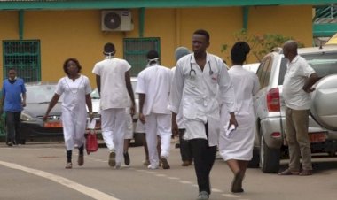 Güney Afrika'da 24 bin sağlık çalışanına Kovid-19 bulaştı