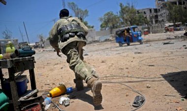 Somali'de Eş-Şebab, askeri üsse saldırdı