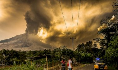 Endonezya'da Sinabung Yanardağı'nda patlama