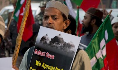 Hindistan’da tartışmalı tapınağın inşa çalışmaları başladı