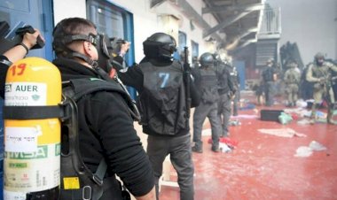 Katil İsrail askerleri Ofer Hapishanesi'ndeki Filistinli tutuklulara saldırdı