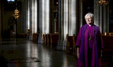 İsveç Kilisesi Başpiskoposu Jackelen: Kur'an-ı Kerim'i yakmak barbarca bir harekettir