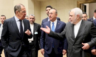 Zarif: Rusya ve Türkiye ile Suriye'de adımlarımızı koordine ediyoruz