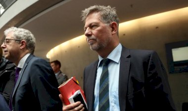 Almanya'da askeri istihbarat başkanı görevden alındı