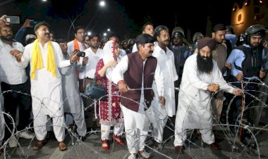 Pakistan'da binlerce Hindu Hindistan'ı protesto etti
