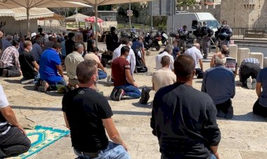 İşgal güçleri, Filistinlilerin Mescid-i Aksa'ya ulaşmalarını engelledi