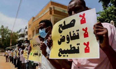 Sudan’da halk sokaklara döküldü: İhanet anlaşması ve dini konulardaki reformlar protesto edildi