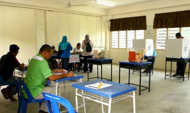 Malezya'da iktidar koalisyonu kritik önem taşıyan eyalet seçimlerini kazandı