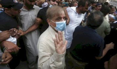 Pakistan'da ana muhalefet lideri Şerif, yolsuzluk iddiasıyla tutuklandı