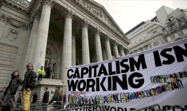 Okullarda 'kapitalizm karşıtı' kaynakların kullanılmaması uyarısı