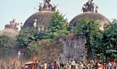 Hint Yargısı Babri Camii'ni yakan 32 saldırganı akladı